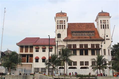  Kota Tua Jakarta:  Relic of Colonial Past Meets Modern Indonesian Buzz!