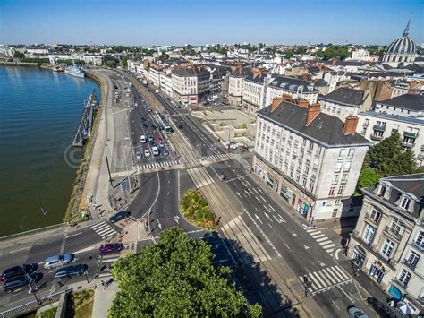  Le Quai de la Fosse: A Quaint Haven for Parisian Dreams and Historical Echoes!